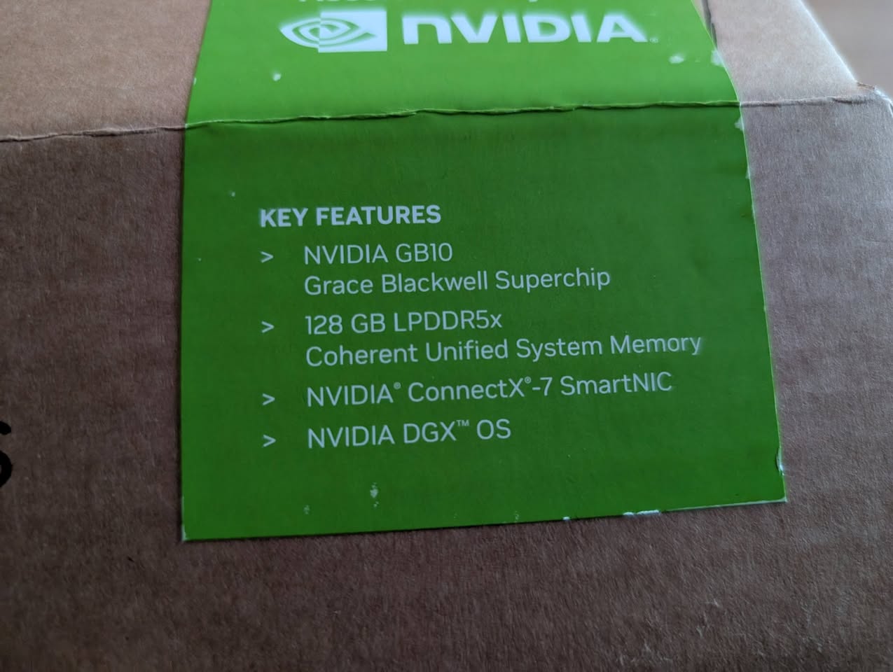 26.01.13 - アスク様よりNVIDIA DGX Sparkをお借りしました!